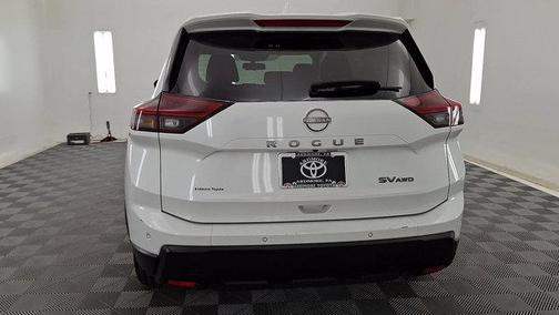 Everest White Pearl 2024 Nissan Rogue SV