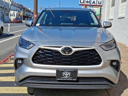 2024 Toyota Highlander LE