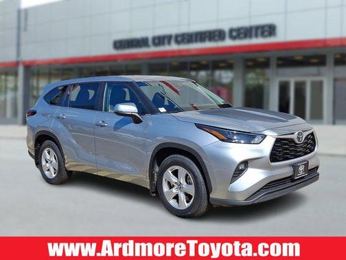 2024 Toyota Highlander LE