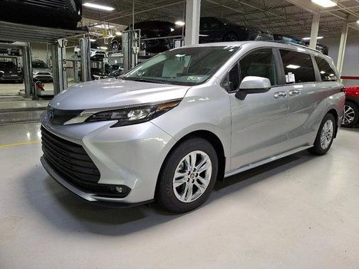 2025 Toyota Sienna XLE 7 Passenger
