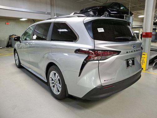 2025 Toyota Sienna XLE 7 Passenger