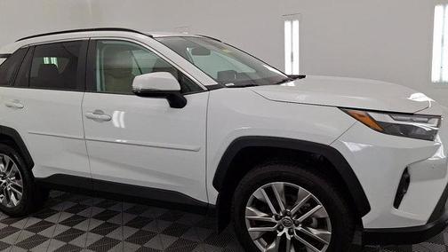 2023 Toyota RAV4 XLE Premium