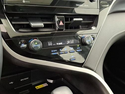 Celestial Silver Metallic 2023 Toyota Camry SE