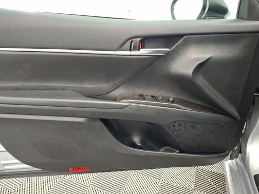 Celestial Silver Metallic 2023 Toyota Camry SE