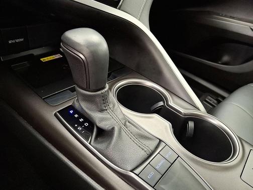 Celestial Silver Metallic 2023 Toyota Camry SE