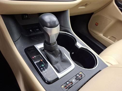 Ooh La La Rouge Mica 2016 Toyota Highlander Limited