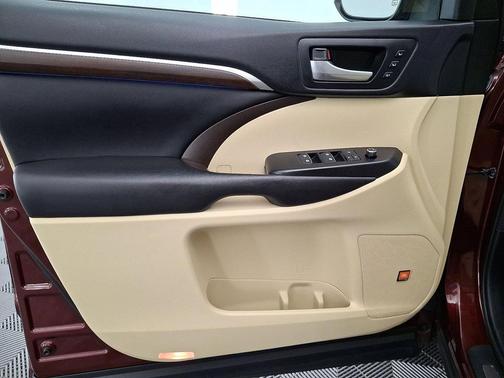 Ooh La La Rouge Mica 2016 Toyota Highlander Limited