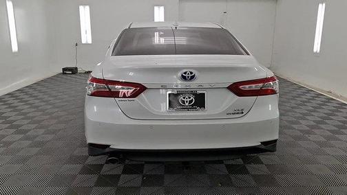 2020 Toyota Camry Hybrid XLE