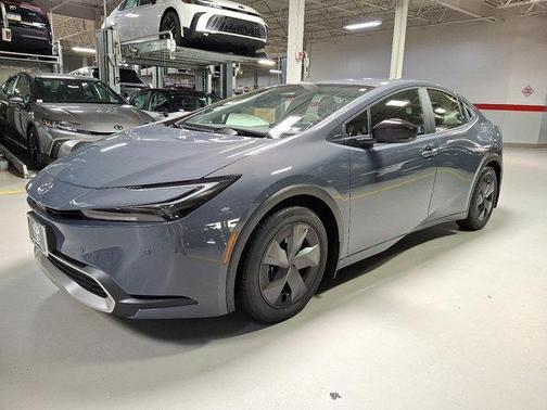 2025 Toyota Prius L