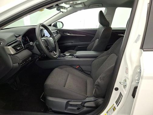 Ice Cap 2025 Toyota Camry LE