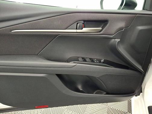 Ice Cap 2025 Toyota Camry LE