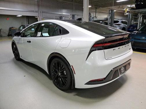 2025 Toyota Prius L