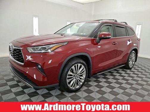 2022 Toyota Highlander Hybrid Platinum
