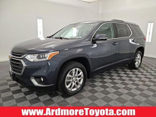 Graphite Metallic 2018 Chevrolet Traverse LT Cloth