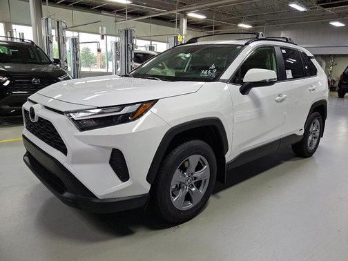2025 Toyota RAV4 Hybrid XLE