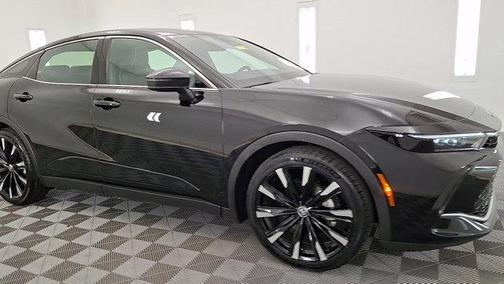 2024 Toyota Crown Platinum