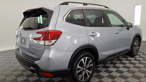 Ice Silver Metallic 2021 Subaru Forester Limited