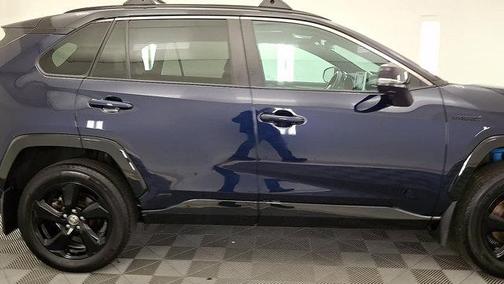 2021 Toyota RAV4 Hybrid SE