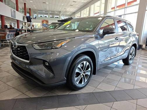 2025 Toyota Highlander XLE