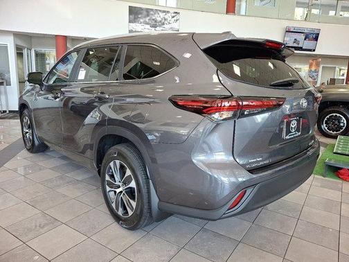 2025 Toyota Highlander XLE