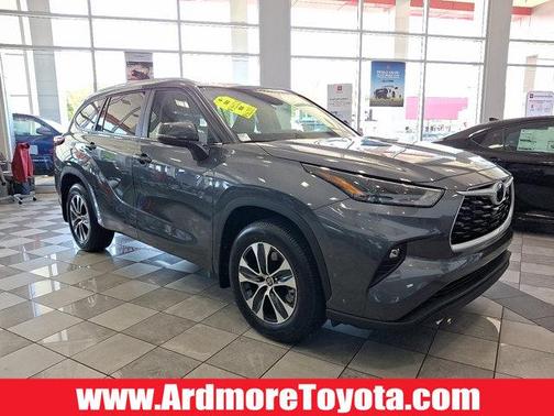2025 Toyota Highlander XLE