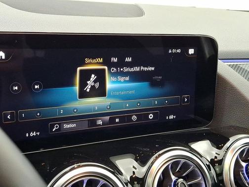 White 2022 Mercedes-Benz GLA 250 4MATIC
