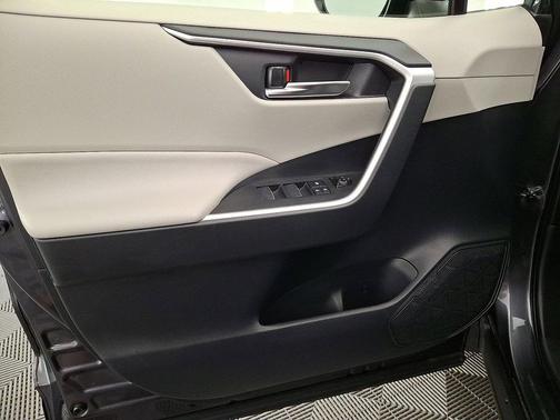 Magnetic Gray Metallic 2025 Toyota RAV4 XLE