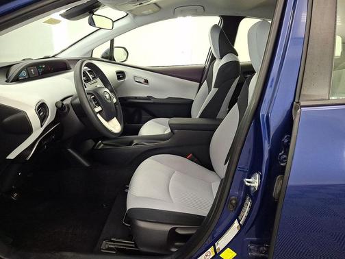 Blue Crush Metallic 2017 Toyota Prius Two