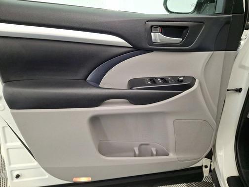 Blizzard Pearl 2018 Toyota Highlander XLE