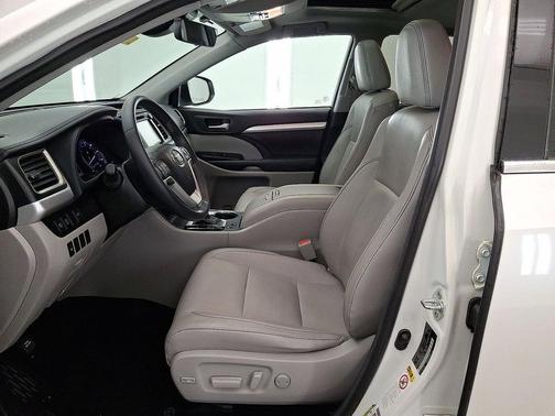 Blizzard Pearl 2018 Toyota Highlander XLE