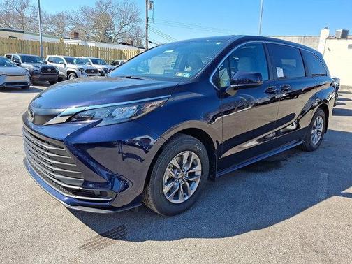 2026 Toyota Sienna LE