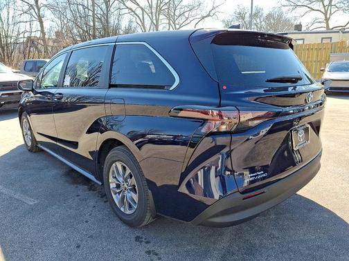 2026 Toyota Sienna LE