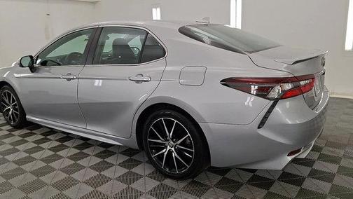 Celestial Silver Metallic 2024 Toyota Camry SE