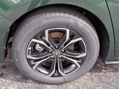 2025 Toyota Sienna Platinum