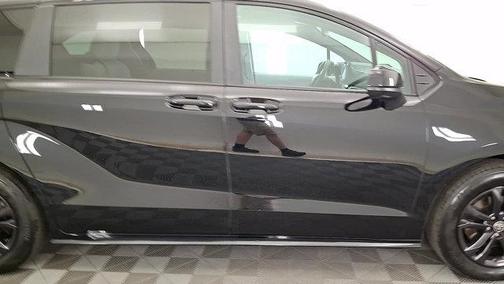 2025 Toyota Sienna XSE 7 Passenger