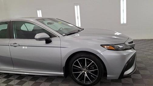 Celestial Silver Metallic 2021 Toyota Camry SE