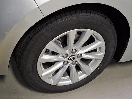 Classic Silver Metallic 2026 Toyota Corolla SE