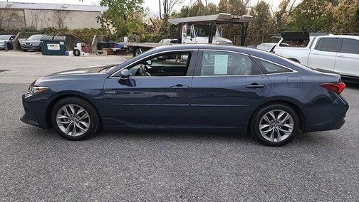 2019 Toyota Avalon Hybrid XLE