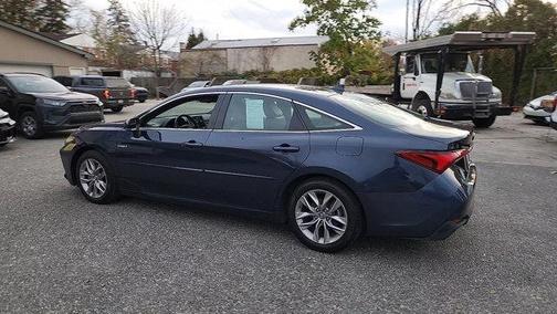 2019 Toyota Avalon Hybrid XLE