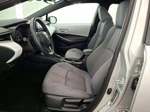 Classic Silver Metallic 2023 Toyota Corolla SE
