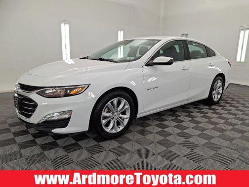 Summit White 2023 Chevrolet Malibu FWD 1LT