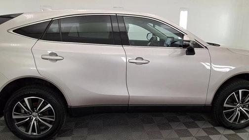 2023 Toyota Venza LE