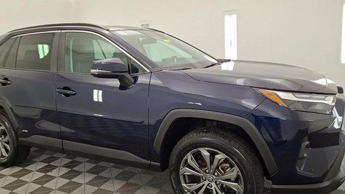 2022 Toyota RAV4 Hybrid XLE Premium