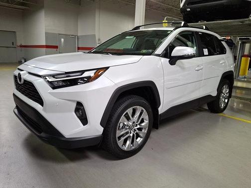 2025 Toyota RAV4 XLE Premium