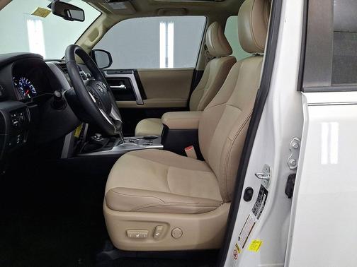 Super White 2018 Toyota 4Runner SR5 Premium