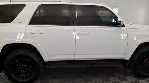 Super White 2018 Toyota 4Runner SR5 Premium