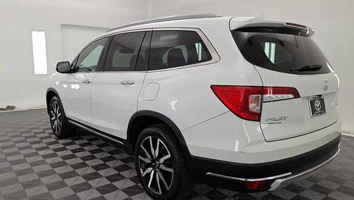 2022 Honda Pilot Touring 8-Passenger