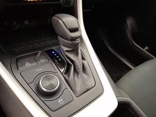 Silver Sky Metallic 2024 Toyota RAV4 Hybrid LE
