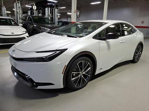 2025 Toyota Prius XLE
