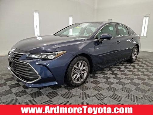 2019 Toyota Avalon Hybrid XLE